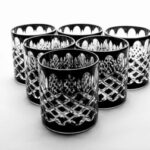 czarne kryształowe szklanki do whisky